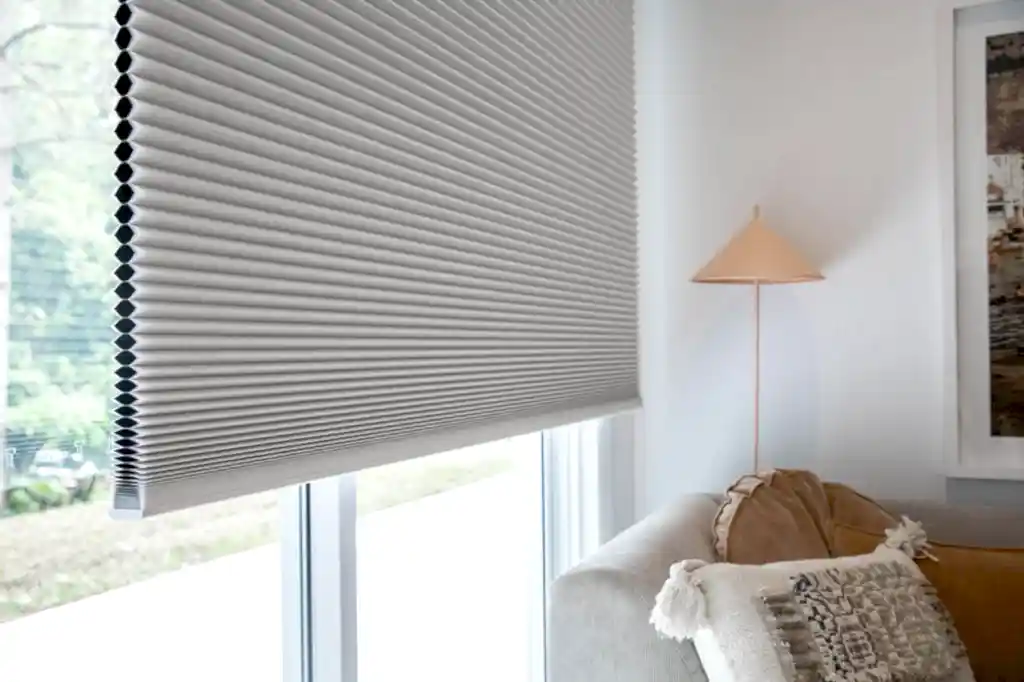 Isı Yalıtımlı Honeycomb Plise Perde – Kışın Sıcak, Yazın Serin Cam balkon perdesi