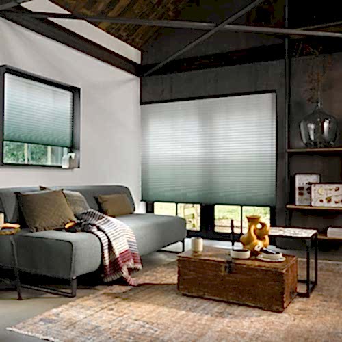 Salon İçin Modern Plise Perde – Şık ve Işığı Ayarlayan Tasarım